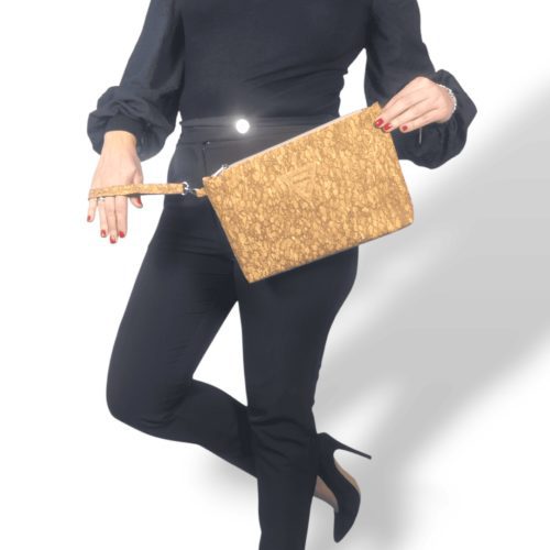 ΣΚΥΡΟΣ Χειροποίητο τσαντάκι χειρός από φελλό Ανυφαντού Anifantou