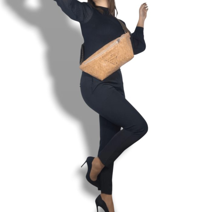 ΔΗΛΟΣ Χειροποίητη τσάντα μπανάνα από φελλό Ανυφαντού Anifantou