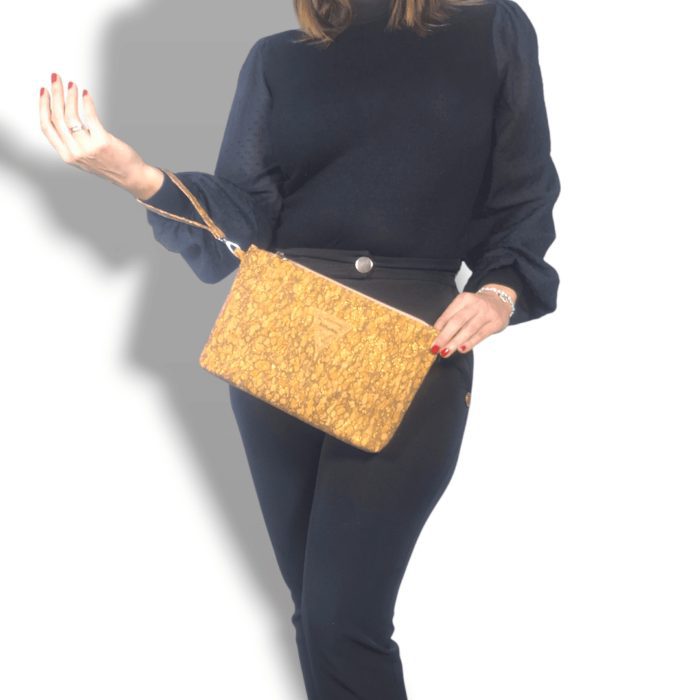 ΣΚΥΡΟΣ Χειροποίητο τσαντάκι χειρός από φελλό Ανυφαντού Anifantou