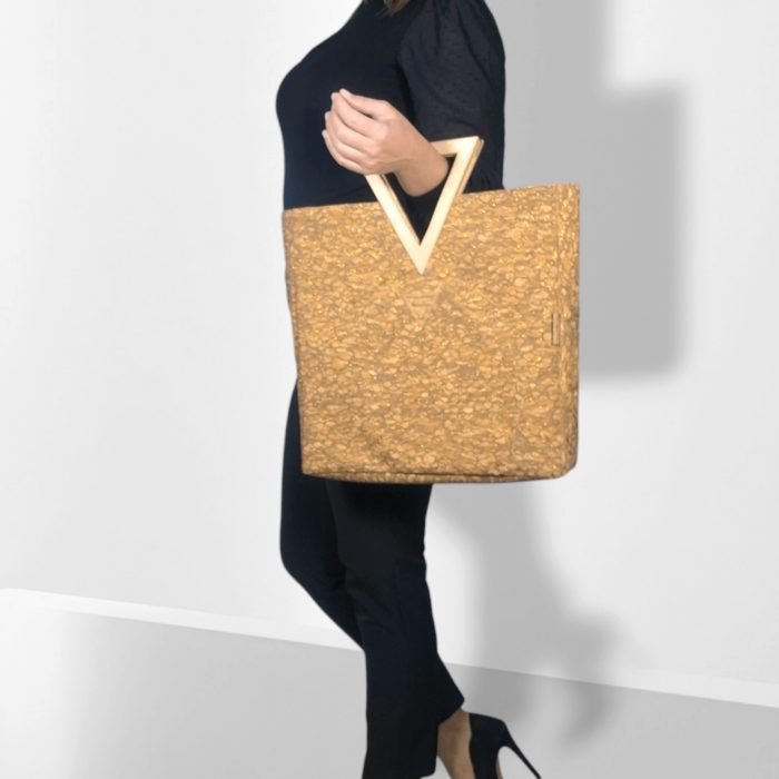 ΣΥΡΟΣ Χειροποίητη τσάντα χειρός από φελλό με ξύλινη λαβή Ανυφαντού Anifantou