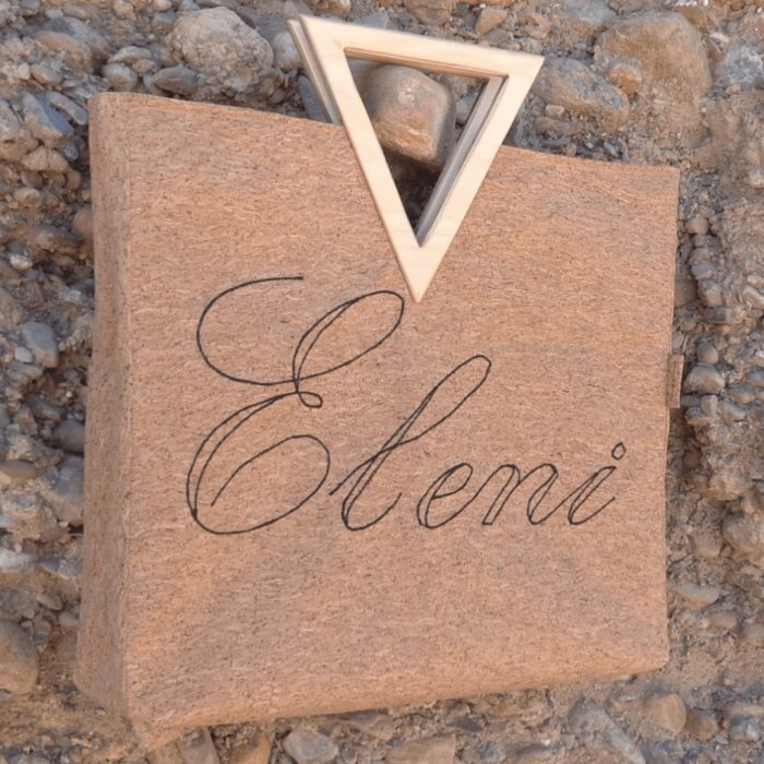 ΕΛΕΝΗ Χειροποίητη προσωποποιημένη τσάντα από φελλό Ανυφαντού Anifantou