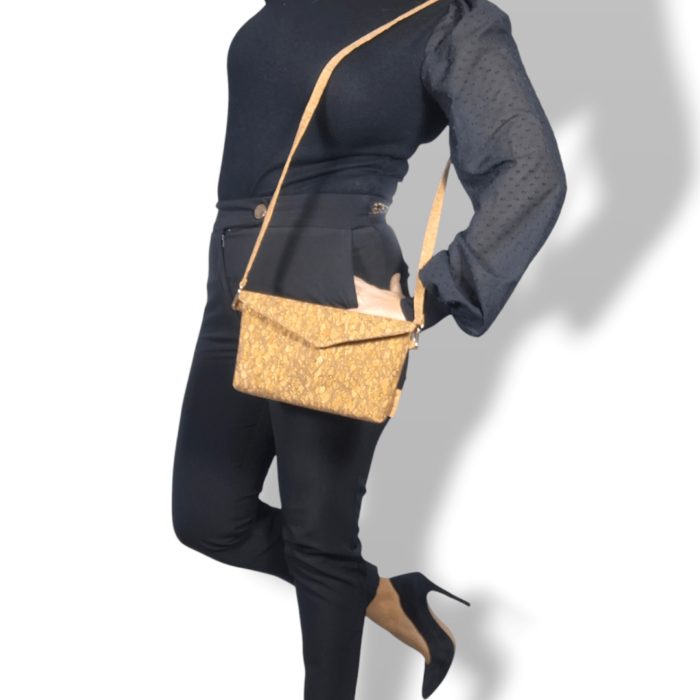 ΦΟΥΡΝΟΙ Χειροποίητη τσάντα χιαστί από φελλό Ανυφαντού Anifantou