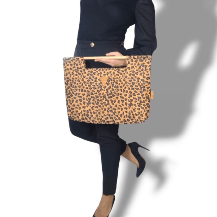 ΑΜΟΡΓΟΣ Χειροποίητη τσάντα χειρός από φελλό leopard με ξύλινη λαβή - Anifantou