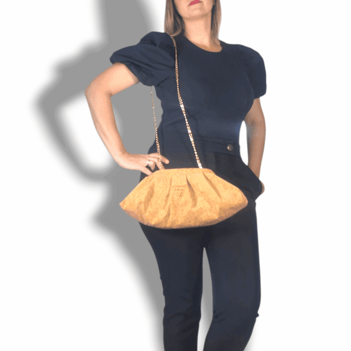 ΘΥΜΑΙΝΑ Χειροποίητη τσάντα ώμου από φελλό bucket bag - Anifantou