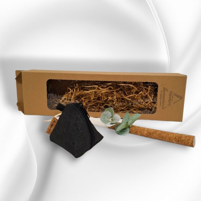 ΛΑΜΠΑΔΑ – ΠΟΡΤΟΦΟΛΑΚΙ ΠΥΡΑΜΙΔΑ ΑΠΟ ΜΑΥΡΟ ΦΕΛΛΟ