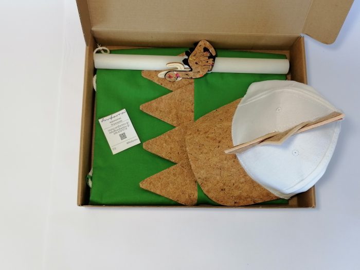 ΛΑΜΠΑΔΑ – ΤΥΡΑΝΝΟΣΑΥΡΟΣ Πασχαλινό δώρο τσάντα και καπέλο