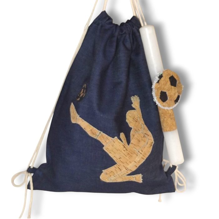 ΛΑΜΠΑΔΑ ΠΟΔΟΣΦΑΙΡΙΣΤΗΣ ΜΕ ΤΣΑΝΤΑ ΧΕΙΡΟΠΟΙΗΤΗ