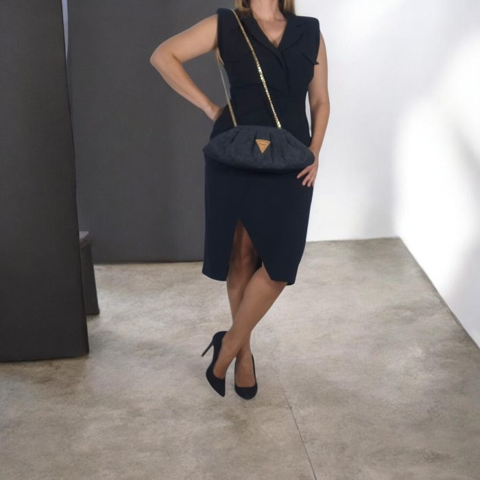 Χειροποίητη γυναικεία τσάντα ώμου πουγκί Bucket Bag από μαύρο φελλό με χρυσή αλυσίδα anifantou