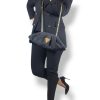 Χειροποίητη γυναικεία τσάντα ώμου πουγκί Bucket Bag από μαύρο φελλό με χρυσή αλυσίδα anifantou