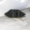 Χειροποίητη γυναικεία τσάντα ώμου πουγκί Bucket Bag από μαύρο φελλό με χρυσή αλυσίδα anifantou