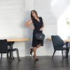 Χειροποίητη γυναικεία τσάντα χιαστί ΛΕΙΨΟΙ από φυσικό μαύρο φελλό με αποσπώμενο ιμάντα, δημιουργία της Anifantou.