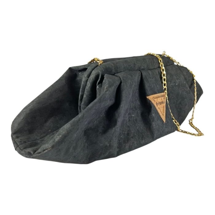 Χειροποίητη γυναικεία τσάντα ώμου πουγκί Bucket Bag από μαύρο φελλό με χρυσή αλυσίδα anifantou